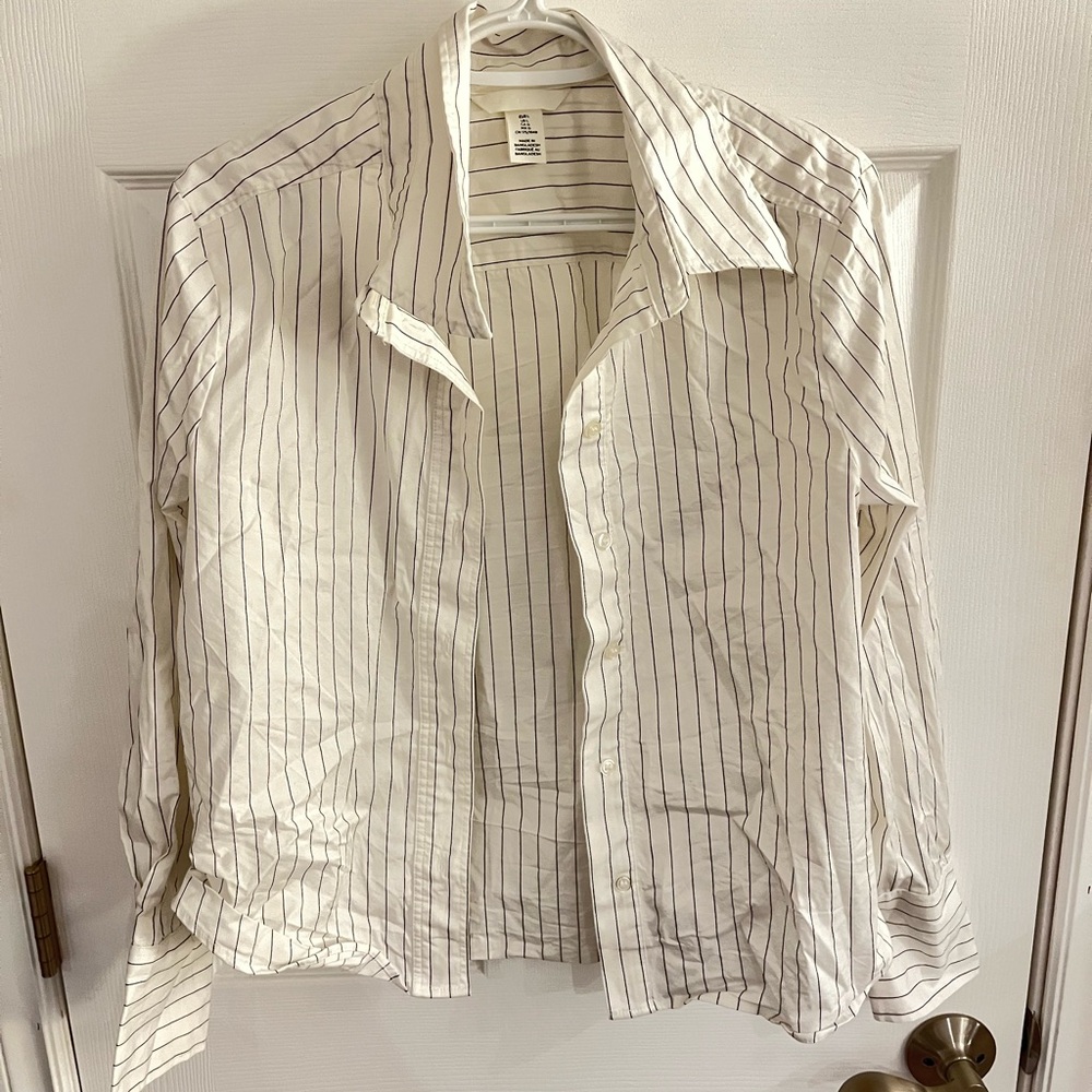 H&M button down T-shirt